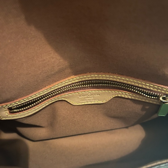 Louis Vuitton authentic monogram loop bag - Picture 4 of 9